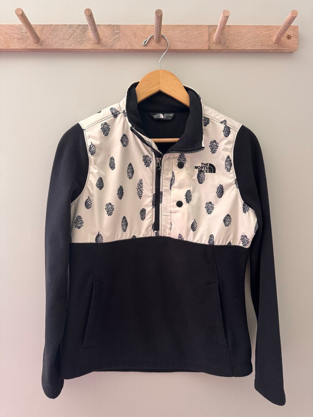 The North Face Women’s Pinecone Print Fleece Pullover Black White Size Small